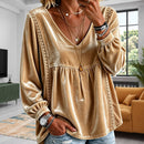 Blusa Manu com Decote V e Detalhes Geométricos